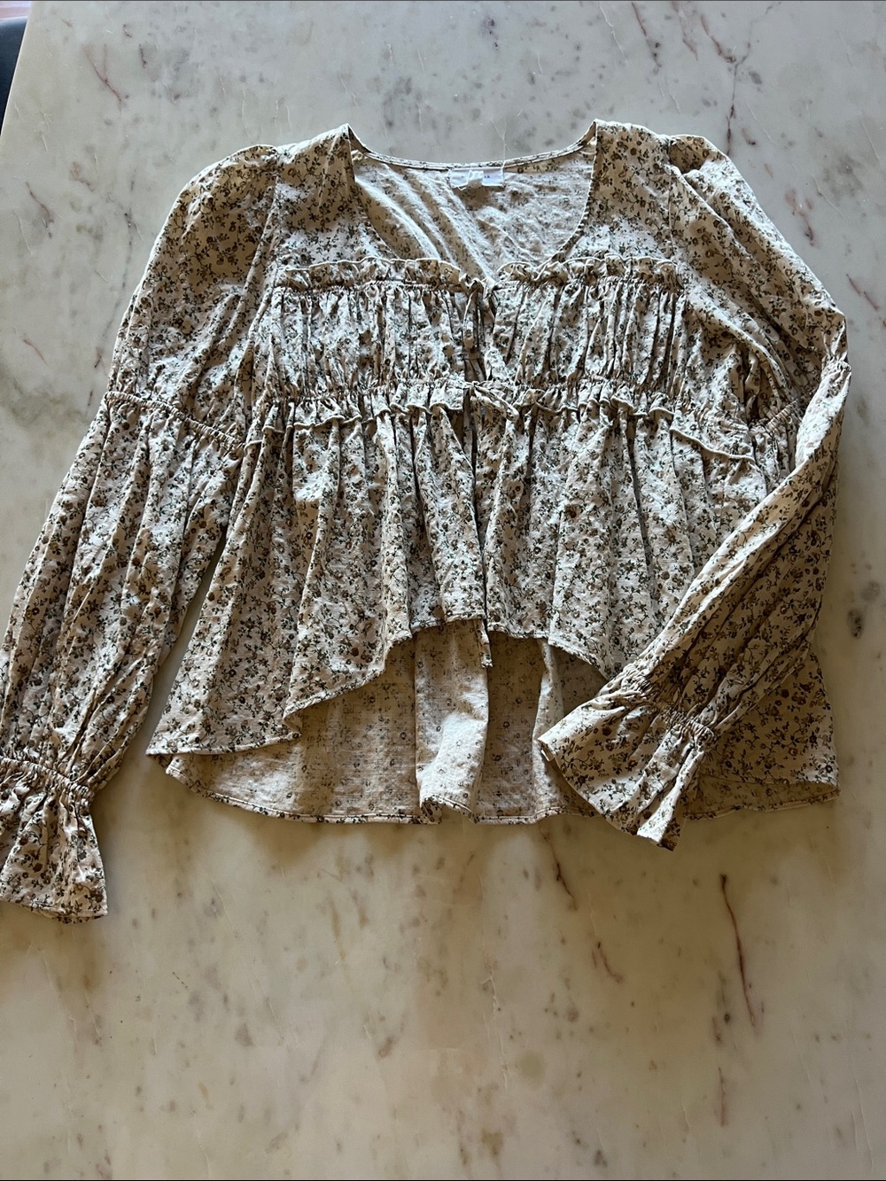 NWOT Floral Ruffle Peasant Blouse - Cream